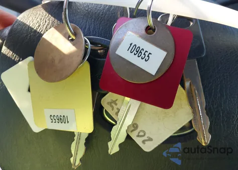 2010 Ford E-150 Commercial/Recreational из США, поврежденный, VIN 1FTNE1EW4ADA91648